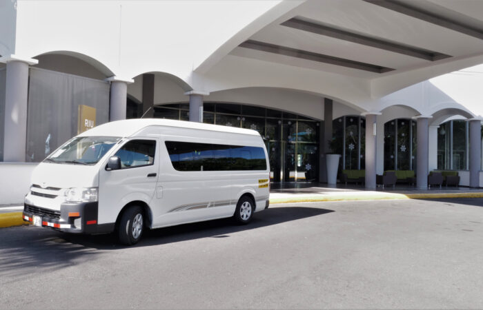 airport shuttle to riu palace
